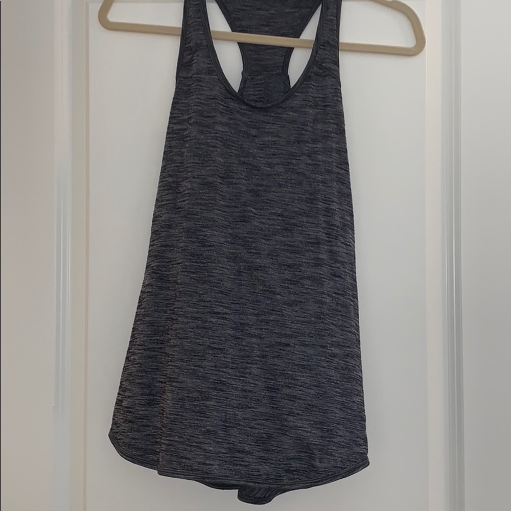 Lululemon essential tank